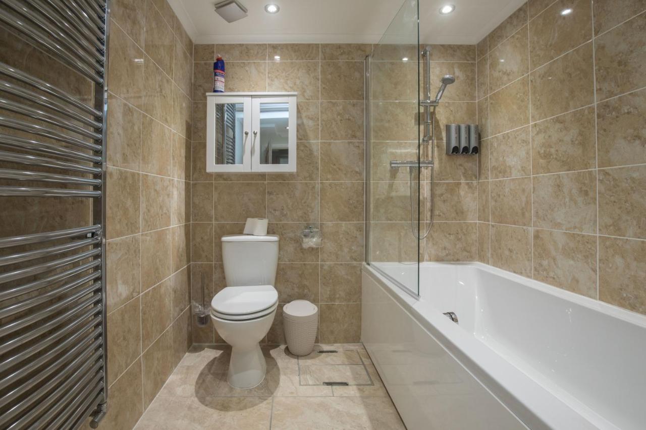 Riverside Kingston Flat 1b Apartment Surbiton