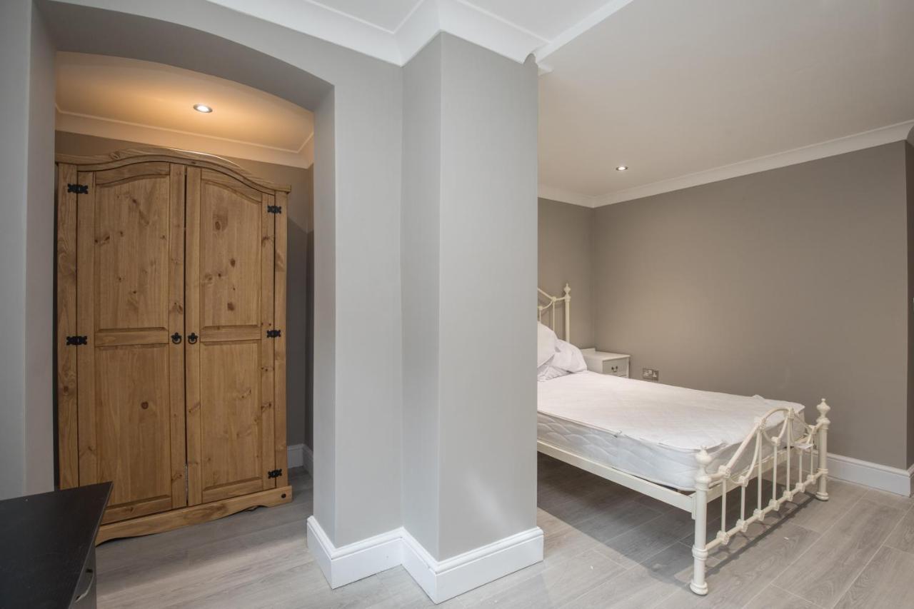 Riverside Kingston Flat 1b Surbiton
